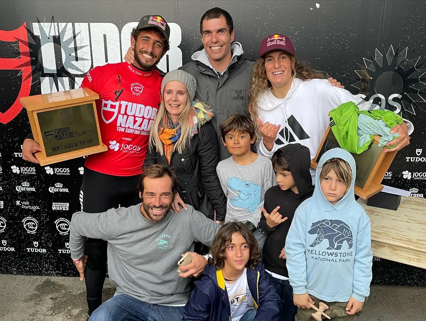 Group photo with Lucas Chumbo Chianca at the upper left, Edu in the upper centre and Justine Dupont at the upper right
